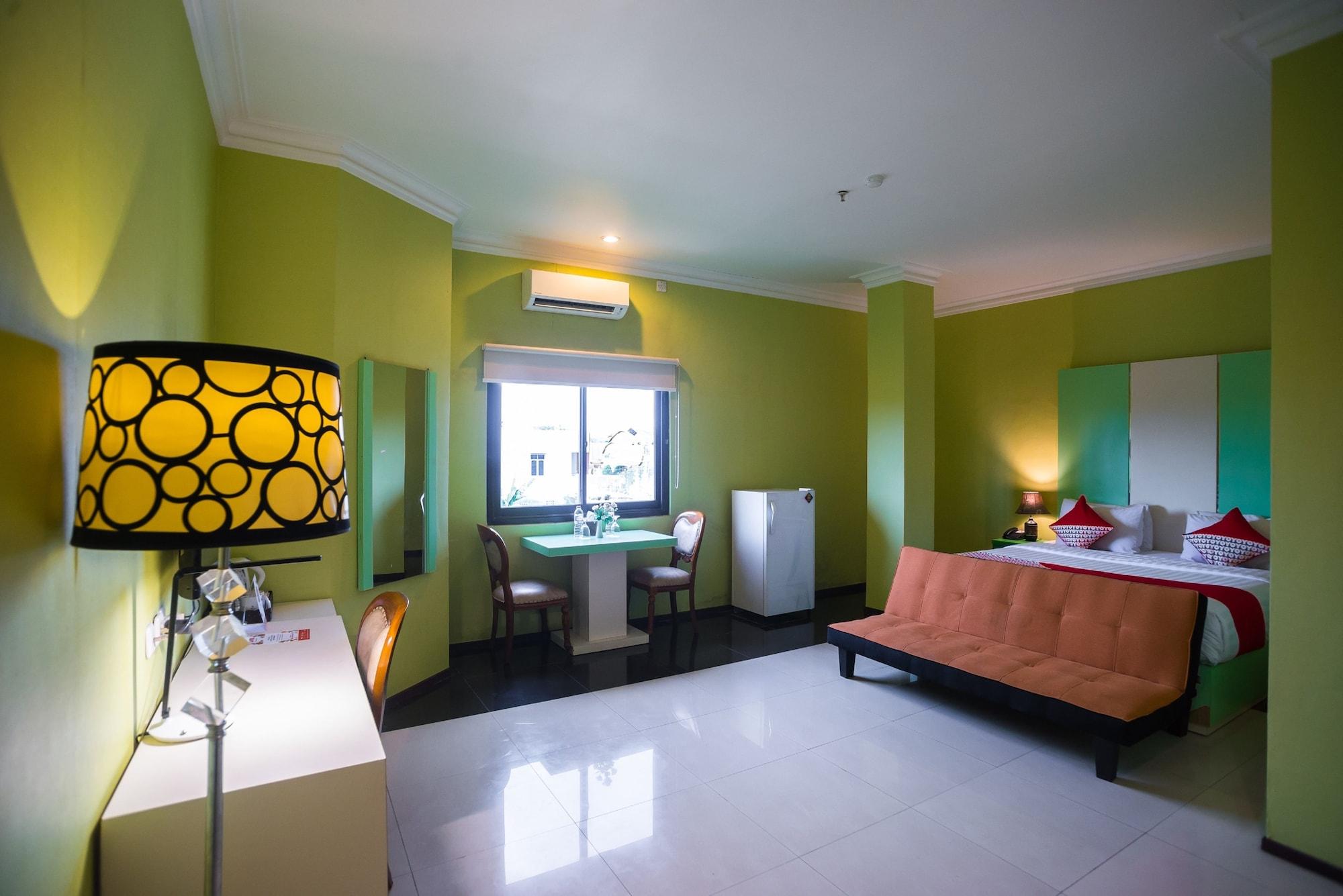 Royal Park Hotel Samarinda Exterior photo